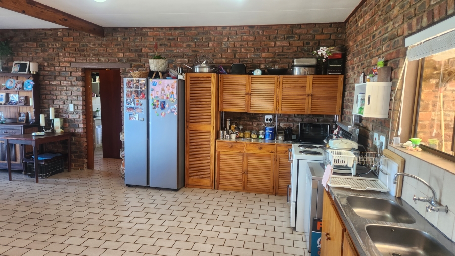 5 Bedroom Property for Sale in Dana Bay Western Cape